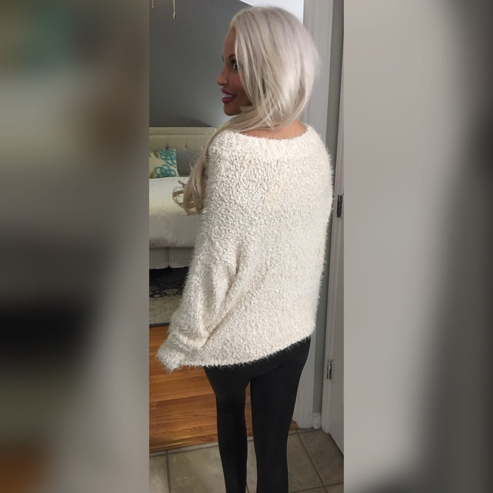❤️LAST 1! Super Soft Oversized Ivory Sweater - Picture 3 of 4